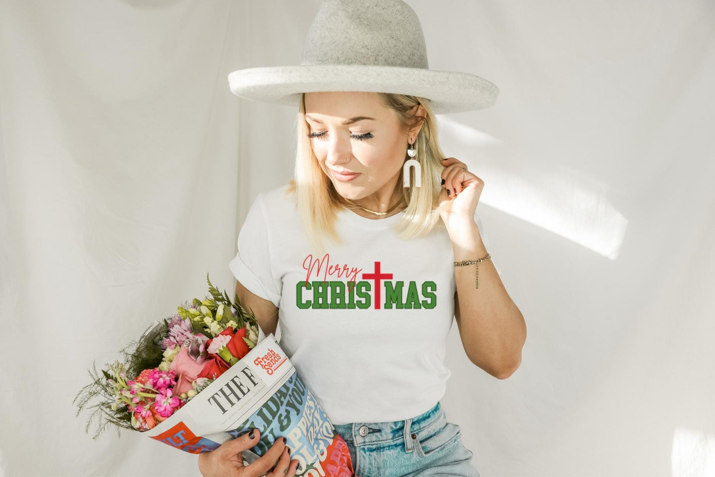 Christian Christmas Shirt, Merry Christmas Cross TShirt, Religious Holiday Apparel, Christmas Gift Graphic Tee, Faith Christmas T-Shirt